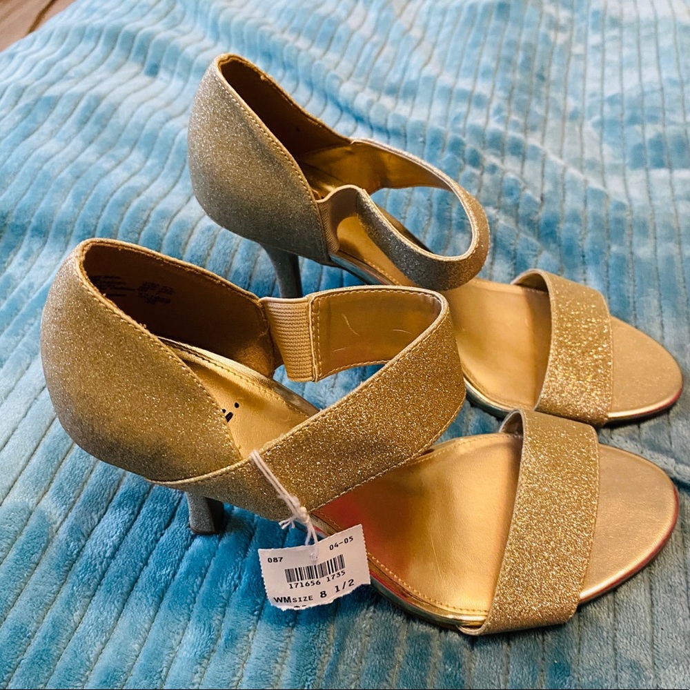 Fioni 8.5 gold shimmer heels